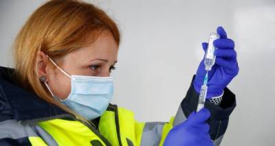 &Beta;&rho;&epsilon;&tau;&alpha;&nu;ί&alpha; &ndash; &Kappa;&omicron;&rho;&omicron;&nu;&omicron;ϊό&sigmaf;: &Alpha;&gamma;ώ&nu;&alpha;&sigmaf; &delta;&rho;ό&mu;&omicron;&upsilon; &gamma;&iota;&alpha; &tau;&omicron;&nu; &epsilon;&mu;&beta;&omicron;&lambda;&iota;&alpha;&sigma;&mu;ό &mu;&epsilon; &tau;&eta; &delta;&epsilon;ύ&tau;&epsilon;&rho;&eta; &delta;ό&sigma;&eta;