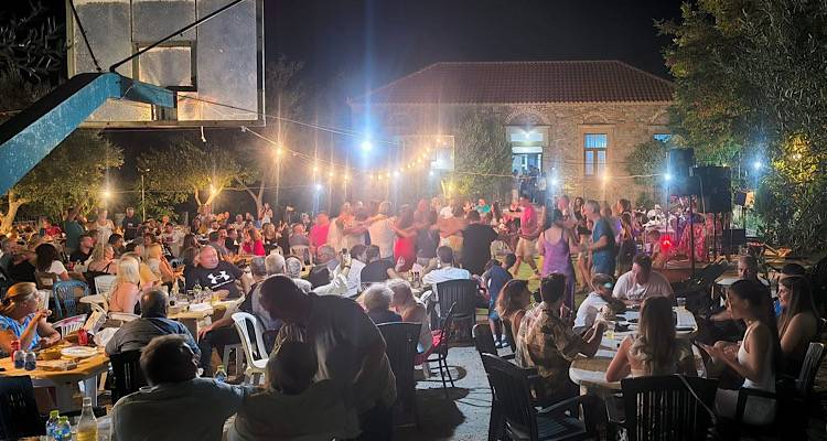 &Pi;&alpha;&nu;&eta;&gamma;ύ&rho;&iota; &sigma;&tau;&eta; &Delta;ά&phi;&nu;&eta; &pi;&rho;&omicron;&sigmaf; &tau;&iota;&mu;ή&nu; &tau;&omega;&nu; &Alpha;&gamma;ί&omega;&nu; &Alpha;&nu;&alpha;&rho;&gamma;ύ&rho;&omega;&nu; &mu;&epsilon; &zeta;&omega;&nu;&tau;&alpha;&nu;ή &mu;&omicron;&upsilon;&sigma;&iota;&kappa;ή &kappa;&alpha;&iota; &pi;&alpha;&rho;&alpha;&delta;&omicron;&sigma;&iota;&alpha;&kappa;ό &gamma;&lambda;έ&nu;&tau;&iota;