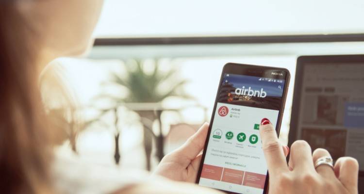 Airbnb: &Pi;&rho;&omicron;&sigma;&omicron;&chi;ή, &pi;&rho;ό&sigma;&tau;&iota;&mu;&alpha; | &Lambda;ή&gamma;&epsilon;&iota; &eta; &pi;&rho;&omicron;&theta;&epsilon;&sigma;&mu;ί&alpha; &gamma;&iota;&alpha; &tau;&omicron; &Mu;&eta;&tau;&rho;ώ&omicron; &Alpha;&kappa;&iota;&nu;ή&tau;&omega;&nu; &Beta;&rho;&alpha;&chi;&upsilon;&chi;&rho;ό&nu;&iota;&alpha;&sigmaf; &Delta;&iota;&alpha;&mu;&omicron;&nu;ή&sigmaf;