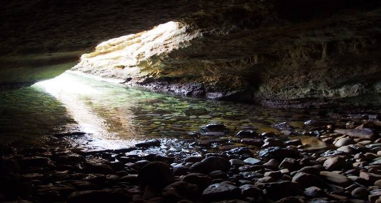 &Lambda;ή&mu;&nu;&omicron;&sigmaf;: &kappa;&alpha;&tau;ά&beta;&alpha;&sigma;&eta;, &alpha;&nu;ά&beta;&alpha;&sigma;&eta; &kappa;&alpha;&iota; &kappa;&alpha;&theta;&alpha;&rho;&mu;ό&sigmaf; (photos)