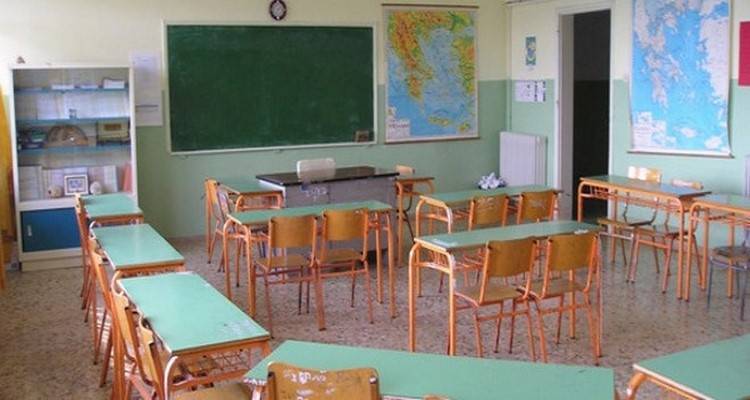 &Tau;&omicron; &nu;έ&omicron; &delta;&eta;&mu;&omicron;&tau;&iota;&kappa;ό: &Tau;έ&lambda;&omicron;&sigmaf; &tau;&omicron; &delta;&iota;ά&beta;&alpha;&sigma;&mu;&alpha; &sigma;&tau;&omicron; &sigma;&pi;ί&tau;&iota; -&Epsilon;&rho;&chi;&epsilon;&tau;&alpha;&iota; &eta; &mu;&epsilon;&lambda;έ&tau;&eta; &sigma;&tau;&eta;&nu; &tau;ά&xi;&eta; &alpha;&pi;ό &tau;&omicron;&nu; &Mu;ά&rho;&tau;&iota;&omicron;