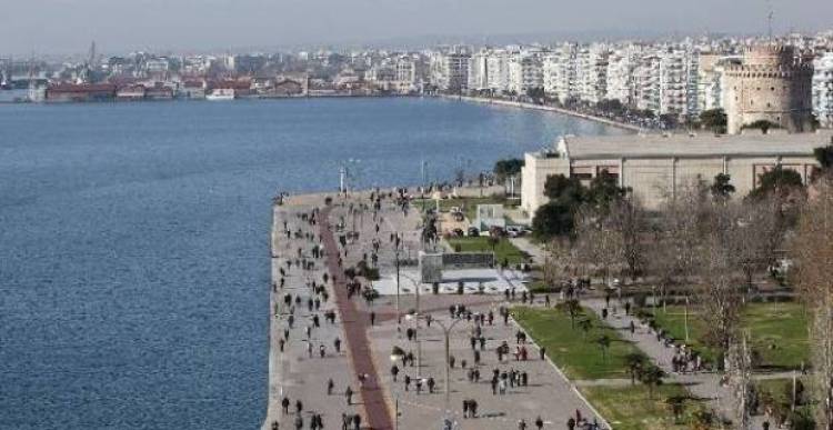 &laquo;&Nu;&alpha; &kappa;&eta;&rho;&upsilon;&chi;&theta;&epsilon;ί &eta; &Theta;&epsilon;&sigma;&sigma;&alpha;&lambda;&omicron;&nu;ί&kappa;&eta; ά&gamma;&omicron;&nu;&eta; &gamma;&rho;&alpha;&mu;&mu;ή&raquo;