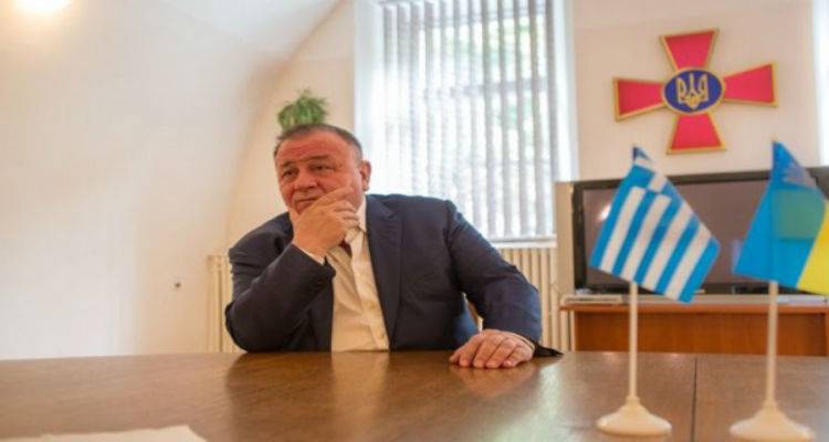 H &pi;&rho;ώ&tau;&eta; &epsilon;&pi;έ&nu;&delta;&upsilon;&sigma;&eta; &tau;&omicron;&upsilon; M&pi;&omicron;ύ&mu;&pi;&omicron;&upsilon;&rho;&alpha; &sigma;&tau;&eta; &Lambda;ή&mu;&nu;&omicron;