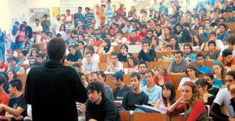 &Pi;&epsilon;&rho;&iota;&phi;έ&rho;&epsilon;&iota;&alpha; &Beta;. &Alpha;&iota;&gamma;&alpha;ί&omicron;&upsilon;: &Omicron;&Chi;&Iota; &sigma;&epsilon; &laquo;&Kappa;&alpha;&lambda;&lambda;&iota;&kappa;&rho;ά&tau;&eta;&raquo; &gamma;&iota;&alpha; &tau;&omicron; &Pi;&alpha;&nu;&epsilon;&pi;&iota;&sigma;&tau;ή&mu;&iota;&omicron; &Alpha;&iota;&gamma;&alpha;ί&omicron;&upsilon;