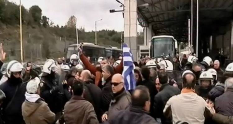 &Mu;&nu;&eta;&mu;ό&sigma;&upsilon;&nu;&omicron; &Kappa;&alpha;&tau;&sigma;ί&phi;&alpha; | &Epsilon;&nu;&tau;&alpha;&sigma;&eta; &sigma;&tau;&alpha; &epsilon;&lambda;&lambda;&eta;&nu;&omicron;&alpha;&lambda;&beta;&alpha;&nu;&iota;&kappa;ά &sigma;ύ&nu;&omicron;&rho;&alpha; (photos)