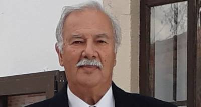 &Lambda;ή&mu;&nu;&omicron;&sigmaf;: &laquo;&Sigma;&tau;&omicron; &Phi;&omega;&sigmaf;&raquo; &omicron; &Gamma;&iota;ά&nu;&nu;&eta;&sigmaf; &Mu;&omicron;&sigma;&chi;&omicron;&beta;ά&kappa;&eta;&sigmaf;