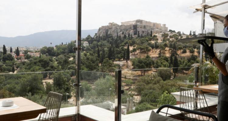 Σε ποια προϊόντα μειώνεται ο ΦΠΑ στο 13% από τη Δευτέρα | Παραδείγματα