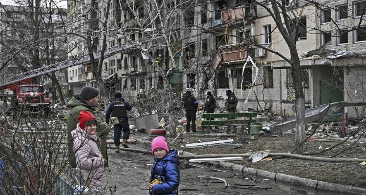 &Pi;ό&lambda;&epsilon;&mu;&omicron;&sigmaf; &sigma;&tau;&eta;&nu; &Omicron;&upsilon;&kappa;&rho;&alpha;&nu;ί&alpha;: &Delta;&upsilon;&nu;&alpha;&tau;έ&sigmaf; &epsilon;&kappa;&rho;ή&xi;&epsilon;&iota;&sigmaf; &sigma;&tau;&omicron; &Kappa;ί&epsilon;&beta;&omicron; - &Epsilon;&lambda;&pi;ί&delta;&epsilon;&sigmaf; &alpha;&pi;ό &delta;ή&lambda;&omega;&sigma;&eta; &Zeta;&epsilon;&lambda;έ&nu;&sigma;&kappa;&iota; ό&tau;&iota; &omicron;&iota; &sigma;&upsilon;&nu;&omicron;&mu;&iota;&lambda;ί&epsilon;&sigmaf; &pi;ά&nu;&epsilon; &kappa;&alpha;&lambda;ά