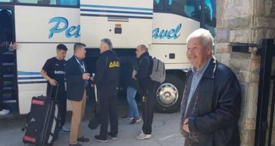 &Lambda;ή&mu;&nu;&omicron;&sigmaf;: &Sigma;&upsilon;&gamma;&kappa;&iota;&nu;&eta;&tau;&iota;&kappa;ή &sigma;&tau;&iota;&gamma;&mu;ή &mu;&epsilon; &tau;&omicron;&nu; 80&chi;&rho;&omicron;&nu;&omicron; &kappa;ύ&rho;&iota;&omicron; &Gamma;&iota;ώ&rho;&gamma;&omicron; &pi;&omicron;&upsilon; &epsilon;ί&delta;&epsilon; &gamma;&iota;&alpha; &pi;&rho;ώ&tau;&eta; &phi;&omicron;&rho;ά &alpha;&pi;ό &kappa;&omicron;&nu;&tau;ά &tau;&eta;&nu; &Alpha;&Epsilon;&Kappa;! (photo)