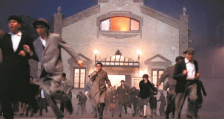 Ο Αριστείδης Τσοτρούδης στο στούντιο του FM100 ανασύρει το χρονικό της «Μεγάλης Συμφοράς» της Λήμνου!