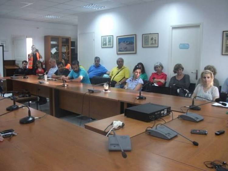 &Mu;&epsilon;&gamma;ά&lambda;&eta; &sigma;&upsilon;&mu;&mu;&epsilon;&tau;&omicron;&chi;ή &mu;&eta;&chi;&alpha;&nu;&iota;&kappa;ώ&nu; &sigma;&tau;&eta;&nu; &epsilon;&nu;&eta;&mu;&epsilon;&rho;&omega;&tau;&iota;&kappa;ή &sigma;&upsilon;&nu;ά&nu;&tau;&eta;&sigma;&eta; &gamma;&iota;&alpha; &tau;&omicron; &sigma;&epsilon;&iota;&sigma;&mu;ό &tau;&eta;&sigmaf; &Lambda;ή&mu;&nu;&omicron;&upsilon; (photos)
