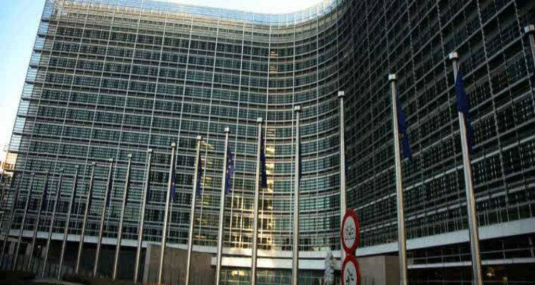 &Tau;&rho;ί&alpha; &delta;&iota;&sigma;. &epsilon;&upsilon;&rho;ώ &laquo;&chi;&omega;&rho;ί&zeta;&omicron;&upsilon;&nu;&raquo; &Kappa;&omicron;&mu;&iota;&sigma;&iota;ό&nu; &kappa;&alpha;&iota; &Delta;&Nu;&Tau; &sigma;&tau;&iota;&sigmaf; &sigma;&upsilon;&zeta;&eta;&tau;ή&sigma;&epsilon;&iota;&sigmaf; &gamma;&iota;&alpha; &tau;&eta;&nu; &Epsilon;&lambda;&lambda;ά&delta;&alpha;