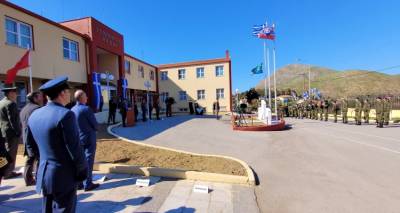 &Mu;&epsilon; &lambda;&alpha;&mu;&pi;&rho;ό&tau;&eta;&tau;&alpha; &theta;&alpha; &tau;&iota;&mu;&eta;&theta;&epsilon;ί &sigma;&tau;&eta; &Mu;ύ&rho;&iota;&nu;&alpha; &eta; &Eta;&mu;έ&rho;&alpha; &tau;&omega;&nu; &Epsilon;&nu;ό&pi;&lambda;&omega;&nu; &Delta;&upsilon;&nu;ά&mu;&epsilon;&omega;&nu;