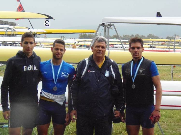 &Omicron; &sigma;&upsilon;&nu;&delta;&upsilon;&alpha;&sigma;&mu;ό&sigmaf;  &laquo;&Eta; &Lambda;ή&mu;&nu;&omicron;&sigmaf; &Delta;&iota;&epsilon;&kappa;&delta;&iota;&kappa;&epsilon;ί&raquo; &sigma;&upsilon;&gamma;&chi;&alpha;ί&rho;&epsilon;&iota; &tau;&omicron;&upsilon;&sigmaf; &alpha;&theta;&lambda;&eta;&tau;έ&sigmaf; &tau;&omicron;&upsilon; &Nu;&Omicron;&Lambda;