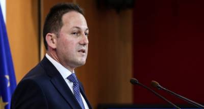 &Pi;έ&tau;&sigma;&alpha;&sigmaf; &gamma;&iota;&alpha; &kappa;&omicron;&rho;&omega;&nu;&omicron;ϊό: &Epsilon;ί&nu;&alpha;&iota; &pi;&iota;&theta;&alpha;&nu;ό &nu;&alpha; &kappa;ά&nu;&omicron;&upsilon;&mu;&epsilon; &Pi;ά&sigma;&chi;&alpha; &mu;&alpha;&kappa;&rho;&iota;ά &alpha;&pi;ό &tau;&iota;&sigmaf; &epsilon;&kappa;&kappa;&lambda;&eta;&sigma;ί&epsilon;&sigmaf;