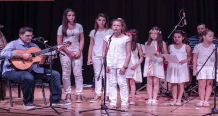 &Omega;&delta;&epsilon;ί&omicron; &Lambda;ή&mu;&nu;&omicron;&upsilon;: &Tau;&eta;&nu; &Kappa;&upsilon;&rho;&iota;&alpha;&kappa;ή &eta; &kappa;&alpha;&lambda;&omicron;&kappa;&alpha;&iota;&rho;&iota;&nu;ή &gamma;&iota;&omicron;&rho;&tau;ή!