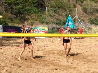 &Tau;&omicron; &pi;&alpha;&iota;&chi;&nu;ί&delta;&iota; &xi;&epsilon;&kappa;ί&nu;&eta;&sigma;&epsilon; | 3&omicron; &tau;&omicron;&upsilon;&rho;&nu;&omicron;&upsilon;ά Beach Volley &sigma;&tau;&eta; &Lambda;ή&mu;&nu;&omicron; (photos)