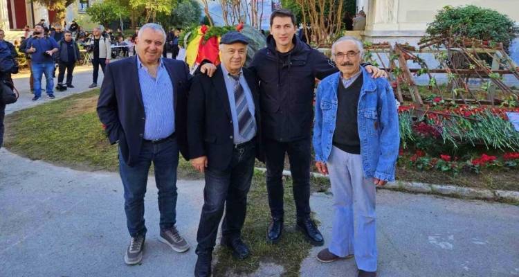 &Sigma;&tau;&iota;&sigmaf; &epsilon;&kappa;&delta;&eta;&lambda;ώ&sigma;&epsilon;&iota;&sigmaf; &tau;&iota;&mu;ή&sigmaf; &gamma;&iota;&alpha; &tau;&omicron; &Pi;&omicron;&lambda;&upsilon;&tau;&epsilon;&chi;&nu;&epsilon;ί&omicron; &omicron; &Beta;&omicron;&upsilon;&lambda;&epsilon;&upsilon;&tau;ή&sigmaf; &Nu;. &Lambda;έ&sigma;&beta;&omicron;&upsilon; &Pi;. &Pi;&alpha;&rho;&alpha;&sigma;&kappa;&epsilon;&upsilon;&alpha;ΐ&delta;&eta;&sigmaf;