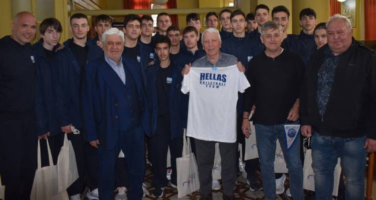 «Χορηγός η Περιφέρεια Βορείου Αιγαίου των προκριματικών Ευρωπαϊκού Πρωταθλήματος Βόλεϊ Κ17 | Συνάντηση Κ. Μουτζούρη με τους αθλητές της Εθνικής»