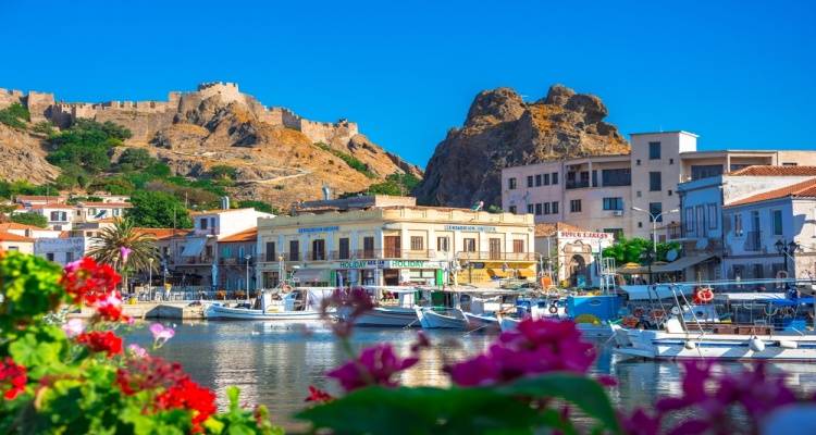 &Lambda;ή&mu;&nu;&omicron;&sigmaf;: &Tau;&omicron; &nu;&eta;&sigma;ί &mu;&epsilon; &tau;&alpha; &kappa;&rho;&upsilon;&mu;&mu;έ&nu;&alpha; &mu;&upsilon;&sigma;&tau;&iota;&kappa;ά