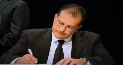 &Epsilon;&pi;&iota;&kappa;&epsilon;&phi;&alpha;&lambda;ή&sigmaf; &tau;&eta;&sigmaf; &pi;&alpha;&rho;ά&tau;&alpha;&xi;&eta;&sigmaf; &laquo;&Nu;έ&alpha; &Delta;&upsilon;&nu;&alpha;&mu;&iota;&kappa;ή&raquo; &omicron; &Theta;&epsilon;ό&delta;&omega;&rho;&omicron;&sigmaf; &Beta;&alpha;&lambda;&sigma;&alpha;&mu;ί&delta;&eta;&sigmaf;