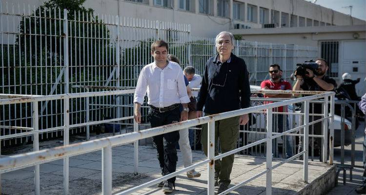&Sigma;ή&mu;&epsilon;&rho;&alpha; &eta; &pi;&rho;ώ&tau;&eta; &alpha;&pi;ό&phi;&alpha;&sigma;&eta; &gamma;&iota;&alpha; ά&delta;&epsilon;&iota;&alpha; &Kappa;&omicron;&upsilon;&phi;&omicron;&nu;&tau;ί&nu;&alpha; | &Alpha;&pi;&omicron;&phi;&upsilon;&lambda;&alpha;&kappa;ί&zeta;&epsilon;&tau;&alpha;&iota; &omicron; &Rho;&omega;&mu;&alpha;&nu;ό&sigmaf;