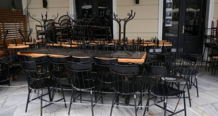 Η εστίαση μετράει πληγές: Πτώση τζίρου ως 80% στο κέντρο της Αθήνας