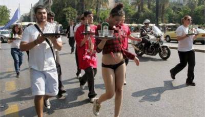 Σερβιτόροι έτρεξαν στην Αθήνα «με τον δίσκο στο χέρι»