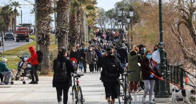 &Kappa;&omicron;&rho;&omega;&nu;&omicron;ϊό&sigmaf;: &Sigma;&tau;&alpha; 2.146 &tau;&alpha; &kappa;&rho;&omicron;ύ&sigma;&mu;&alpha;&tau;&alpha; | 134 &theta;ά&nu;&alpha;&tau;&omicron;&iota;, &sigma;&tau;&omicron;&upsilon;&sigmaf; 797 &omicron;&iota; &delta;&iota;&alpha;&sigma;&omega;&lambda;&eta;&nu;&omega;&mu;έ&nu;&omicron;&iota;