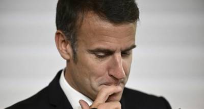Politico: &Tau;&alpha; &laquo;&mu;&pi;&rho;&omicron;&sigmaf;-&pi;ί&sigma;&omega;&raquo; &tau;&omicron;&upsilon; &Mu;&alpha;&kappa;&rho;ό&nu; &sigma;&tau;&eta; &Mu;έ&sigma;&eta; &Alpha;&nu;&alpha;&tau;&omicron;&lambda;ή &kappa;&omicron;&sigma;&tau;ί&zeta;&omicron;&upsilon;&nu; &sigma;&tau;&eta; &Gamma;&alpha;&lambda;&lambda;ί&alpha; -&Tau;&iota; &sigma;&upsilon;&mu;&beta;&alpha;ί&nu;&epsilon;&iota; &sigma;&tau;&omicron; &Epsilon;&lambda;&iota;&zeta;έ