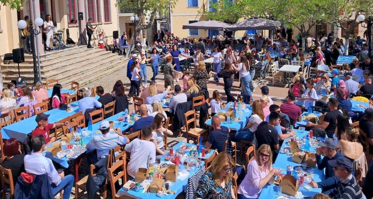 Έ&nu;&alpha; &epsilon;&upsilon;&chi;&alpha;&rho;&iota;&sigma;&tau;ώ &alpha;&pi;ό &kappa;&alpha;&rho;&delta;&iota;ά&sigmaf; &alpha;&pi;ό &tau;&omicron;&nu; &Pi;&omicron;&lambda;&iota;&tau;&iota;&sigma;&tau;&iota;&kappa;ό &Sigma;ύ&lambda;&lambda;&omicron;&gamma;&omicron; "&Tau;&omicron; &Pi;&lambda;&alpha;&tau;ύ"