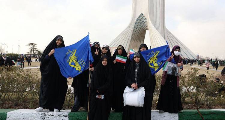 Δηλητηριάζουν τις μαθήτριες για να κλείσουν τα σχολεία θηλέων στο Ιράν