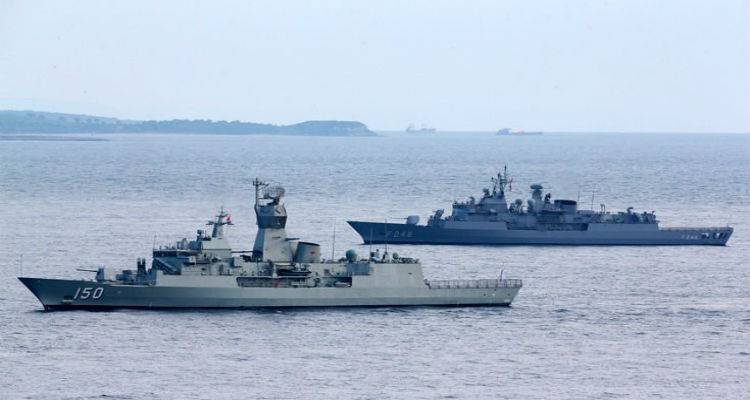 &Eta; &Tau;&omicron;&upsilon;&rho;&kappa;ί&alpha; &laquo;έ&kappa;&lambda;&epsilon;&iota;&sigma;&epsilon;&raquo; &tau;&eta;&nu; &pi;&epsilon;&rho;&iota;&omicron;&chi;ή &mu;&epsilon;&tau;&alpha;&xi;ύ &Lambda;ή&mu;&nu;&omicron;&upsilon; &kappa;&alpha;&iota; &Lambda;έ&sigma;&beta;&omicron;&upsilon;