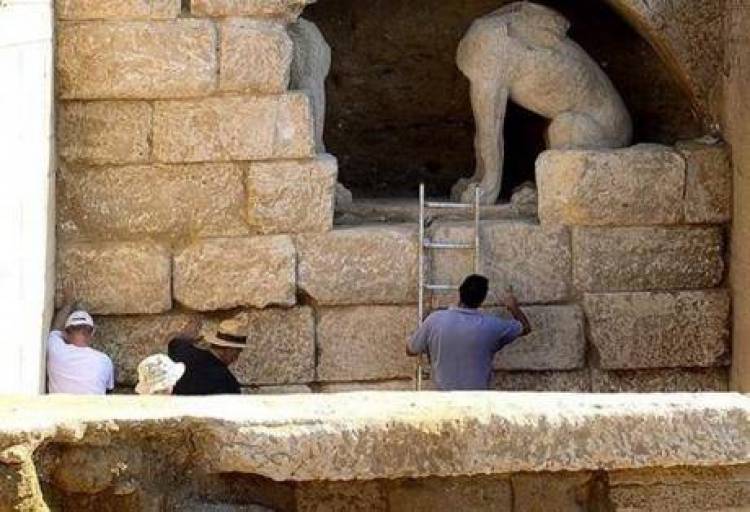&Sigma;&tau;&eta;&nu; &tau;&epsilon;&lambda;&iota;&kappa;ή &epsilon;&upsilon;&theta;&epsilon;ί&alpha; &gamma;&iota;&alpha; &tau;&eta;&nu; &epsilon;ί&sigma;&omicron;&delta;&omicron; &sigma;&tau;&omicron;&nu; &Tau;ά&phi;&omicron; &tau;&eta;&sigmaf; &Alpha;&mu;&phi;ί&pi;&omicron;&lambda;&eta;&sigmaf;