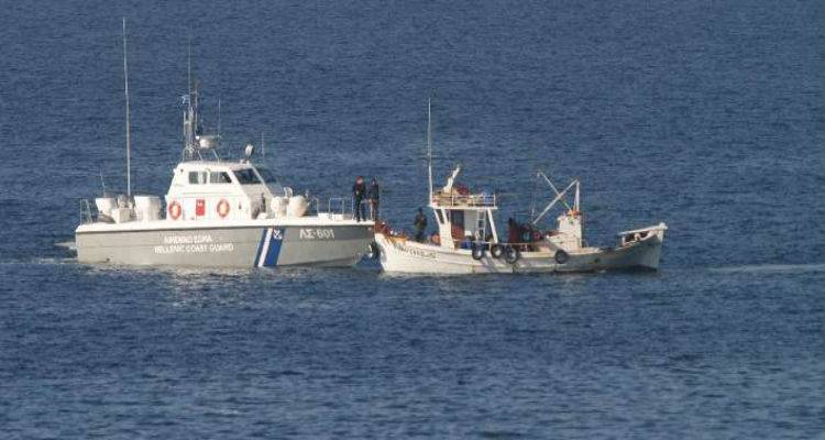 &Nu;&alpha;&upsilon;&mu;&alpha;&chi;ί&epsilon;&sigmaf; &Epsilon;&lambda;&lambda;ή&nu;&omega;&nu; &mu;&epsilon; &Tau;&omicron;ύ&rho;&kappa;&omicron;&upsilon;&sigmaf; &psi;&alpha;&rho;ά&delta;&epsilon;&sigmaf; &sigma;&tau;&omicron; &Alpha;&iota;&gamma;&alpha;ί&omicron; | &Pi;&upsilon;&rho;ά, &alpha;&pi;&epsilon;&iota;&lambda;έ&sigmaf; &kappa;&alpha;&iota; &pi;&alpha;&rho;&alpha;&beta;&iota;ά&sigma;&epsilon;&iota;&sigmaf;