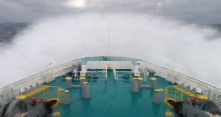 &ldquo;&Mu;ά&chi;&eta;&rdquo; &mu;&epsilon; &tau;&alpha; &kappa;ύ&mu;&alpha;&tau;&alpha; &gamma;&iota;&alpha; &tau;&omicron; &Pi;&rho;έ&beta;&epsilon;&lambda;&eta;&sigmaf; &pi;&rho;&iota;&nu; &phi;&tau;ά&sigma;&epsilon;&iota; &sigma;&tau;&eta; &Lambda;ή&mu;&nu;&omicron; (video)