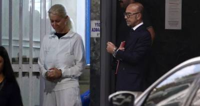 &Sigma;&epsilon; &epsilon;&iota;&delta;&iota;&kappa;ό &chi;ώ&rho;&omicron; &kappa;&alpha;&iota; &chi;&omega;&rho;&iota;&sigma;&tau;ά &sigma;&tau;&iota;&sigmaf; &phi;&upsilon;&lambda;&alpha;&kappa;έ&sigmaf; &Kappa;&omicron;&rho;&upsilon;&delta;&alpha;&lambda;&lambda;&omicron;ύ &omicron;&iota; &delta;ύ&omicron; &gamma;&iota;&alpha;&tau;&rho;&omicron;ί &gamma;&iota;&alpha; &tau;&omicron;&nu; &theta;ά&nu;&alpha;&tau;&omicron; &tau;&omicron;&upsilon; &Gamma;&iota;ώ&rho;&gamma;&omicron;&upsilon; &Mu;&alpha;&zeta;&omega;&nu;ά&kappa;&eta; | &Mu;&epsilon;&tau;&alpha;&phi;έ&rho;&theta;&eta;&kappa;&alpha;&nu; &tau;&alpha; &xi;&eta;&mu;&epsilon;&rho;ώ&mu;&alpha;&tau;&alpha;, &beta;ί&nu;&tau;&epsilon;&omicron;
