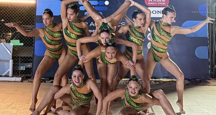 &Eta; &Epsilon;&lambda;&lambda;ά&delta;&alpha; &sigma;&tau;&eta;&nu; 9&eta; &theta;έ&sigma;&eta; &sigma;&tau;&omicron; Acrobatic &tau;&omicron;&upsilon; World Cup