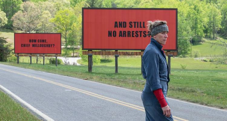 &Eta; &tau;&alpha;&iota;&nu;ί&alpha; &tau;&eta;&sigmaf; &epsilon;&beta;&delta;&omicron;&mu;ά&delta;&alpha;&sigmaf; &sigma;&tau;&omicron; &laquo;&Mu;&alpha;&rho;&omicron;ύ&lambda;&alpha;&raquo;: &laquo;&Omicron;&iota; &Tau;&rho;&epsilon;&iota;&sigmaf; &Pi;&iota;&nu;&alpha;&kappa;ί&delta;&epsilon;&sigmaf; Έ&xi;&omega; &alpha;&pi;ό &tau;&omicron; Έ&mu;&pi;&iota;&nu;&gamma;&kappa;, &sigma;&tau;&omicron; &Mu;&iota;&zeta;&omicron;ύ&rho;&iota;&raquo; (video)