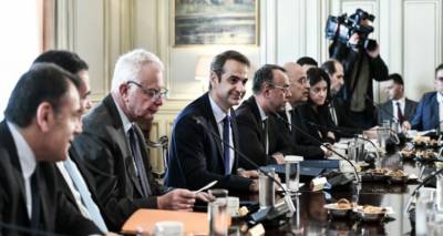 Eastmed, &sigma;&upsilon;&nu;&omicron;&mu;&iota;&lambda;ί&epsilon;&sigmaf; &gamma;&iota;&alpha; &Alpha;&Omicron;&Zeta; &mu;&epsilon; &Rho;ώ&mu;&eta; &kappa;&alpha;&iota; &Kappa;ά&iota;&rho;&omicron;: &Omicron;&iota; &epsilon;&pi;ό&mu;&epsilon;&nu;&epsilon;&sigmaf; &kappa;&iota;&nu;ή&sigma;&epsilon;&iota;&sigmaf; &tau;&eta;&sigmaf; &Epsilon;&lambda;&lambda;ά&delta;&alpha;&sigmaf; &sigma;&tau;&alpha; &epsilon;&nu;&epsilon;&rho;&gamma;&epsilon;&iota;&alpha;&kappa;ά &kappa;&alpha;&iota; &sigma;&epsilon; &delta;&iota;&pi;&lambda;&omega;&mu;&alpha;&tau;&iota;&kappa;ό &epsilon;&pi;ί&pi;&epsilon;&delta;&omicron;