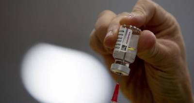 &Eta; &Epsilon;&upsilon;&rho;ώ&pi;&eta; &xi;&epsilon;&kappa;&iota;&nu;ά &kappa;&alpha;&iota; &pi;ά&lambda;&iota; &tau;&omicron;&upsilon;&sigmaf; &epsilon;&mu;&beta;&omicron;&lambda;&iota;&alpha;&sigma;&mu;&omicron;ύ&sigmaf; &mu;&epsilon; AstraZeneca | &Pi;&omicron;&iota;&epsilon;&sigmaf; &chi;ώ&rho;&epsilon;&sigmaf; &kappa;ά&nu;&omicron;&upsilon;&nu; restart, &pi;&omicron;&iota;&epsilon;&sigmaf; &pi;&alpha;&rho;&alpha;&tau;&epsilon;ί&nu;&omicron;&upsilon;&nu; &tau;&eta;&nu; &alpha;&nu;&alpha;&sigma;&tau;&omicron;&lambda;ή