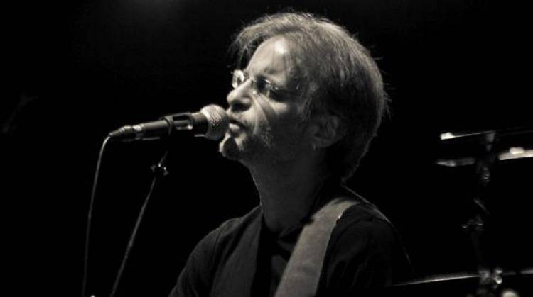 &Mu;ί&lambda;&tau;&omicron;&sigmaf; &Pi;&alpha;&sigma;&chi;&alpha;&lambda;ί&delta;&eta;&sigmaf;: &laquo;Ό&lambda;&omicron;&iota; &mu;&alpha;&zeta;ί &epsilon;&nu;&alpha;&nu;&tau;ί&omicron;&nu; &tau;&omicron;&upsilon;&hellip; &delta;&rho;ά&kappa;&omicron;&upsilon;&raquo;