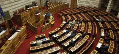 &Sigma;&tau;&eta; &Beta;&omicron;&upsilon;&lambda;ή &tau;&omicron; &pi;&omicron;&lambda;&upsilon;&nu;&omicron;&mu;&omicron;&sigma;&chi;έ&delta;&iota;&omicron;, &chi;&omega;&rho;ί&sigmaf; &tau;&omicron;&nu; &laquo;&kappa;ό&phi;&tau;&eta;&raquo; | &Pi;ά&nu;&omega; &alpha;&pi;ό 7.000 &sigma;&epsilon;&lambda;ί&delta;&epsilon;&sigmaf;