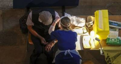 &Beta;&rho;&epsilon;&tau;&alpha;&nu;ί&alpha; &ndash; &Kappa;&omicron;&rho;&omicron;&nu;&omicron;ϊό&sigmaf;: &Sigma;&chi;έ&delta;&iota;&alpha; &gamma;&iota;&alpha; &tau;&omicron;&nu; &epsilon;&mu;&beta;&omicron;&lambda;&iota;&alpha;&sigma;&mu;ό &tau;&omicron;&upsilon; &mu;&epsilon;&gamma;&alpha;&lambda;ύ&tau;&epsilon;&rho;&omicron;&upsilon; &mu;έ&rho;&omicron;&upsilon;&sigmaf; &tau;&omicron;&upsilon; &pi;&lambda;&eta;&theta;&upsilon;&sigma;&mu;&omicron;ύ &mu;έ&chi;&rho;&iota; &tau;&omicron;&nu; &Iota;&omicron;ύ&nu;&iota;&omicron;