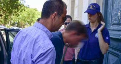 &Tau;&rho;&alpha;&gamma;&omega;&delta;ί&alpha; &sigma;&tau;&omicron; &Pi;ό&rho;&tau;&omicron; &Chi;έ&lambda;&iota;: &Sigma;ή&mu;&epsilon;&rho;&alpha; &alpha;&pi;&omicron;&lambda;&omicron;&gamma;&epsilon;ί&tau;&alpha;&iota; &omicron; &chi;&epsilon;&iota;&rho;&iota;&sigma;&tau;ή&sigmaf; &tau;&omicron;&upsilon; &tau;&alpha;&chi;ύ&pi;&lambda;&omicron;&omicron;&upsilon; &pi;&omicron;&upsilon; &sigma;&kappa;ό&tau;&omega;&sigma;&epsilon; &delta;ύ&omicron; &alpha;&nu;&theta;&rho;ώ&pi;&omicron;&upsilon;&sigmaf;