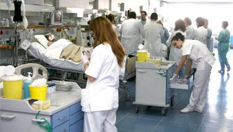 &Sigma;&tau;&omicron; &sigma;&kappa;&alpha;&mu;&nu;ί &epsilon;&tau;&alpha;&iota;&rho;&epsilon;ί&alpha; &iota;&alpha;&tau;&rho;&iota;&kappa;ώ&nu; &epsilon;&iota;&delta;ώ&nu; &gamma;&iota;&alpha; &mu;ί&zeta;&epsilon;&sigmaf; &sigma;&epsilon; &gamma;&iota;&alpha;&tau;&rho;&omicron;ύ&sigmaf; &nu;&omicron;&sigma;&omicron;&kappa;&omicron;&mu;&epsilon;ί&omega;&nu;
