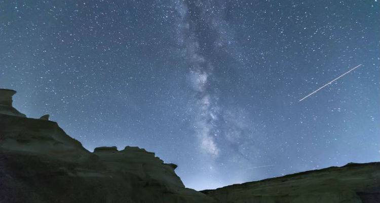 &Lambda;&upsilon;&rho;ί&delta;&epsilon;&sigmaf;: &Eta; &pi;&rho;ώ&tau;&eta; &alpha;&nu;&omicron;&iota;&xi;&iota;ά&tau;&iota;&kappa;&eta; &beta;&rho;&omicron;&chi;ή &delta;&iota;&alpha;&tau;&tau;ό&nu;&tau;&omega;&nu; &alpha;&sigma;&tau;έ&rho;&omega;&nu;