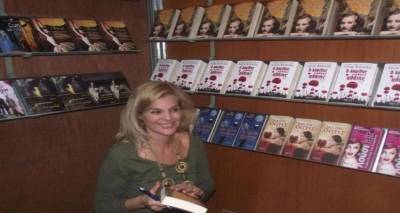 &laquo;&Omicron; &Kappa;ύ&kappa;&lambda;&omicron;&sigmaf; &mu;&epsilon; &tau;&eta; &theta;ά&lambda;&alpha;&sigma;&sigma;&alpha;&raquo; &tau;&eta;&sigmaf; &Mu;&alpha;&rho;ί&alpha;&sigmaf; &Lambda;&iota;ά&sigma;&kappa;&alpha; &ndash; &Mu;&alpha;&upsilon;&rho;ά&kappa;&eta; &tau;&alpha;&xi;&iota;&delta;&epsilon;ύ&epsilon;&iota; &sigma;&tau;&eta;&nu; &Alpha;&theta;ή&nu;&alpha;