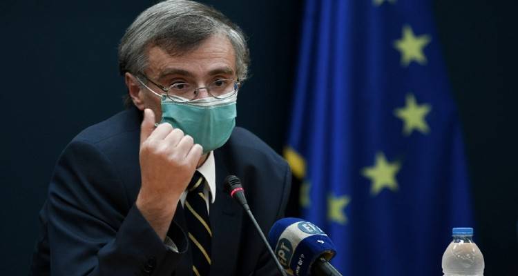 Τσιόδρας: Με τα εμβόλια έχουμε αποφύγει 8.400 θανάτους