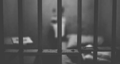 &Sigma;&tau;&eta; &phi;&upsilon;&lambda;&alpha;&kappa;ή &omicron; &pi;&alpha;&tau;έ&rho;&alpha;&sigmaf; &pi;&omicron;&upsilon; &kappa;&alpha;&kappa;&omicron;&pi;&omicron;&iota;&omicron;ύ&sigma;&epsilon; &sigma;&epsilon;&xi;&omicron;&upsilon;&alpha;&lambda;&iota;&kappa;ά &tau;&iota;&sigmaf; &kappa;ό&rho;&epsilon;&sigmaf; &tau;&omicron;&upsilon; &sigma;&tau;&eta; &Lambda;έ&sigma;&beta;&omicron;